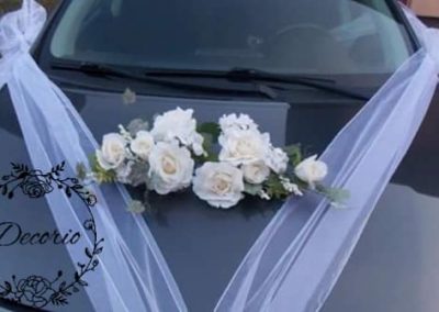 výzdoba svadobného auta Biele ruže
