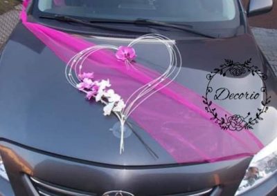 výzdoba svadobného auta Srdce cyklámenové